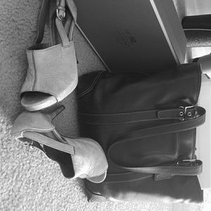 GUC! Coach Leather tote. Kept in a dust bag.